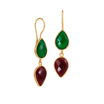 Earring made from brass, goldplated. green/red stones